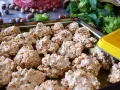 Biscotti rustici, dall'aspetto un po' grezzo ma dal sapore delizioso, pronti per essere gustati. Sono i nostri brutti ma buoni!