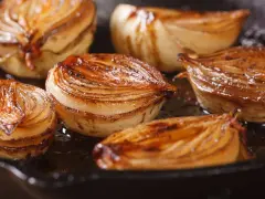 Cipolle caramellate bimby, dorate e succulente, pronte per arricchire ogni piatto.