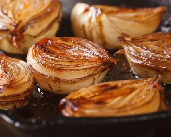 Cipolle caramellate bimby, dorate e succulente, pronte per arricchire ogni piatto.